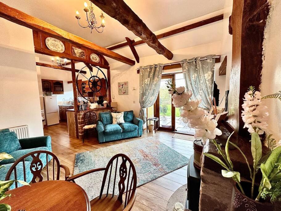 Detached One Level Stone Barn Llangwm-Isaf Exterior foto